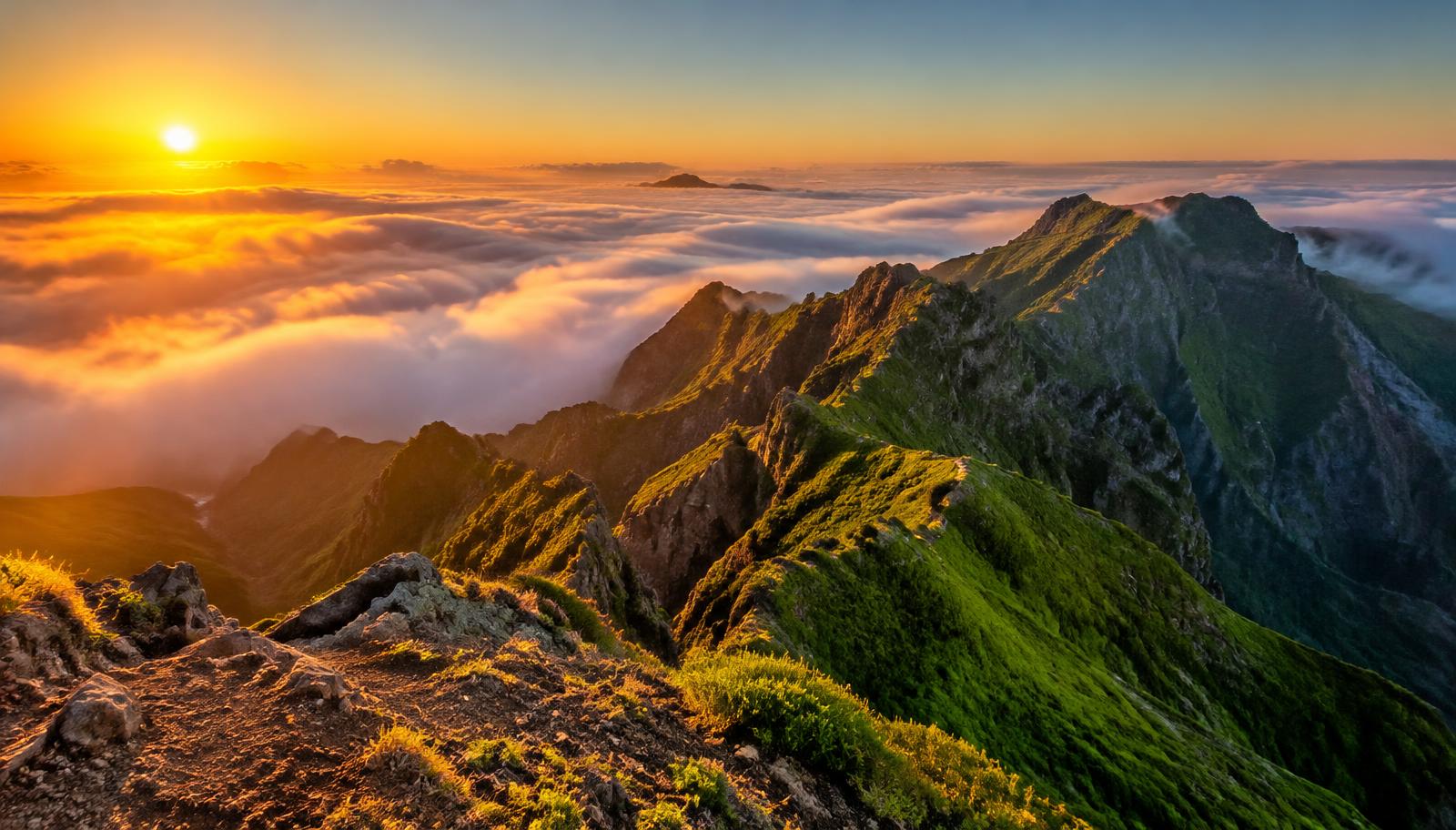 Sunrise above the clouds at Pico do Arieiro, Madeira